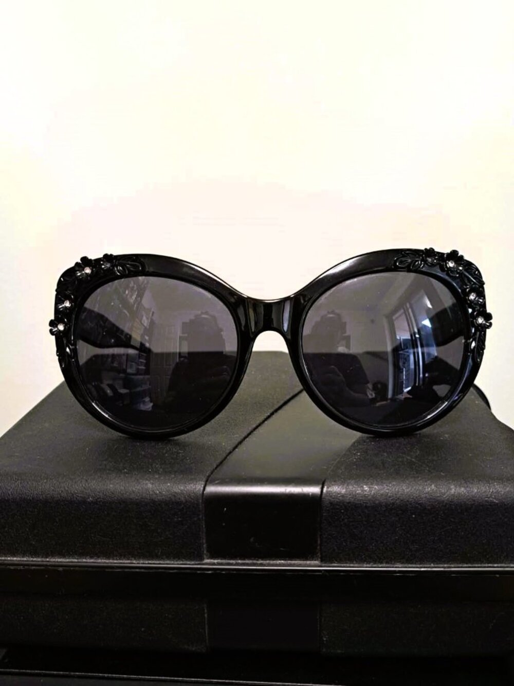 Oversized Glossy Black Floral Rhinestone Cat Eye Sunglasses Y2K Retro Shades